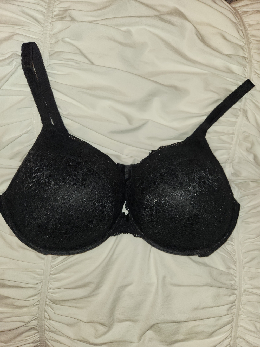 Lace Underwire Bra in Black - Supportive Everyday Comfort